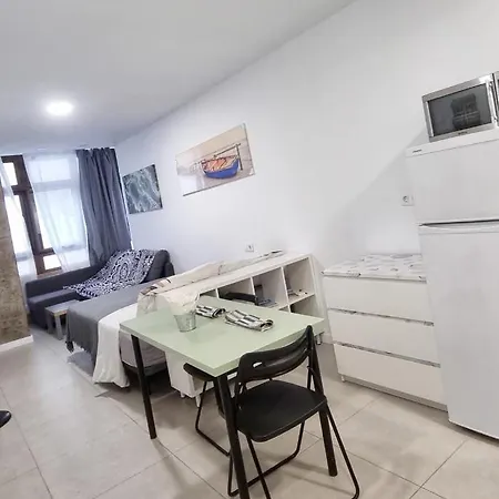 Playa De Canteras & Puerto Loft Apartment *